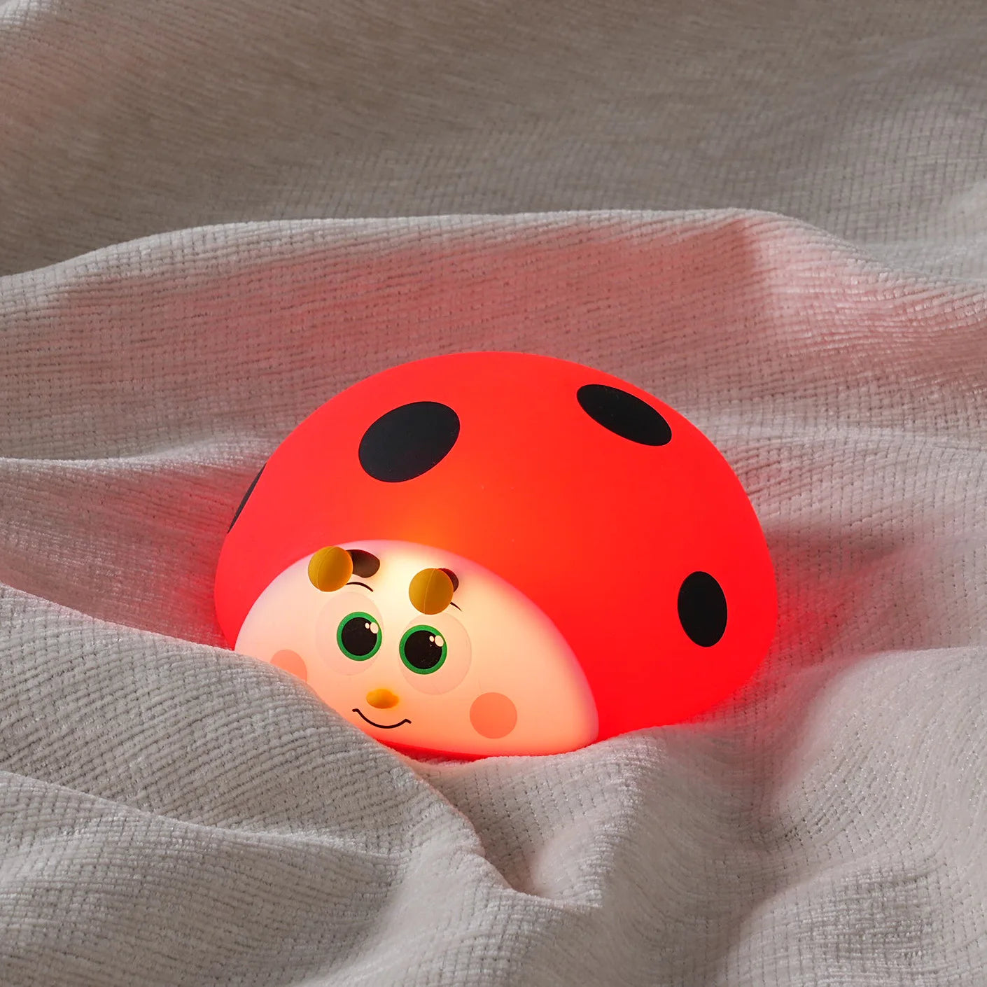 veilleuse LED coccinelle sécurisée pour bébé
