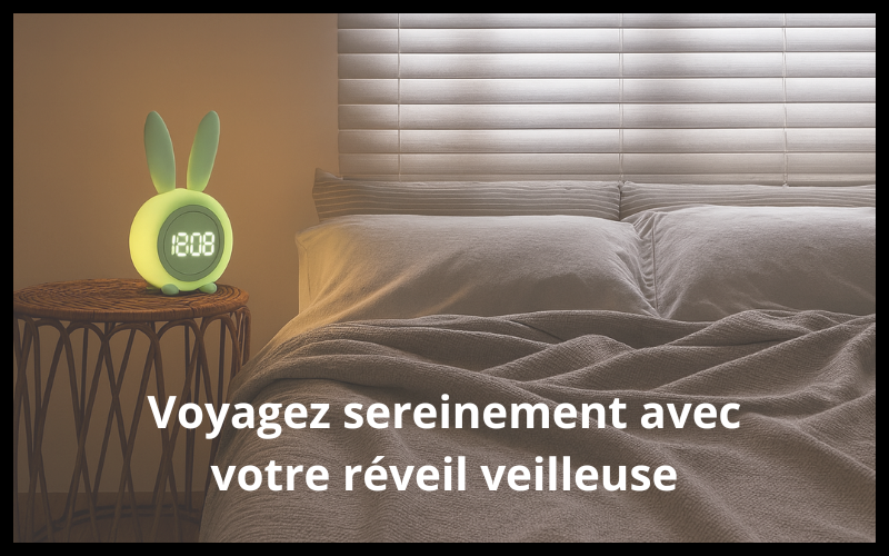 réveil lapin sur table de nuit chambre